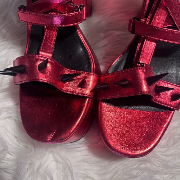 Dolls kill widow metallic red studded platform sandals - Picture 4 of 8